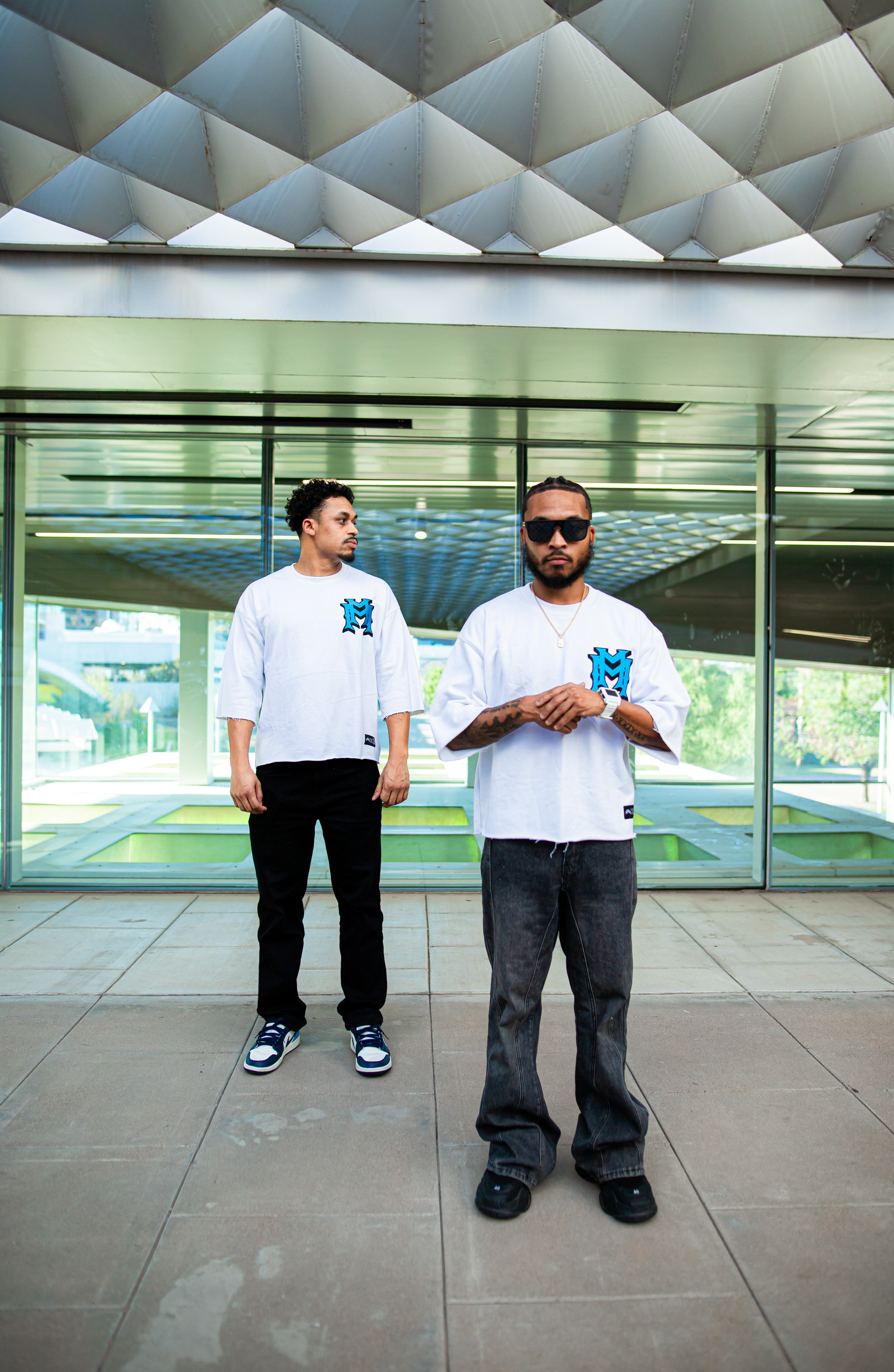 White/blue color embroidered double M drop shoulder tee