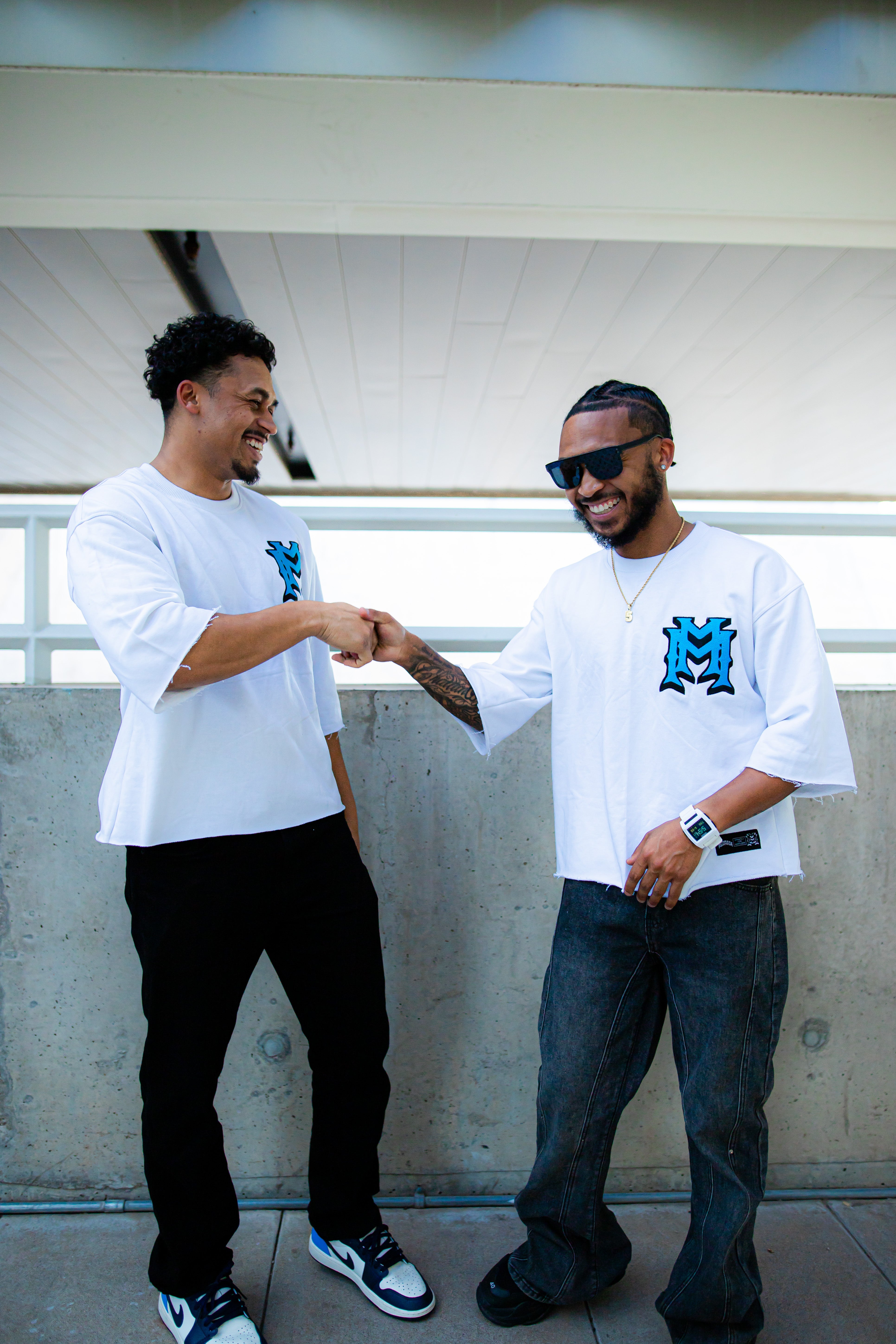 White/blue color embroidered double M drop shoulder tee